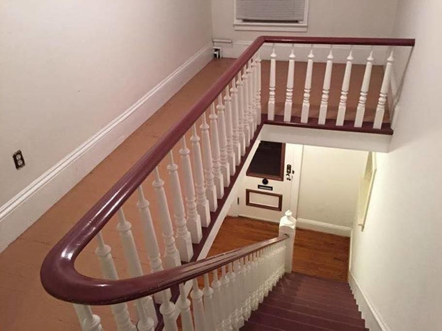 Cozy 2Nd Story Flat Near Downtown Apartment Adrian Bagian luar foto